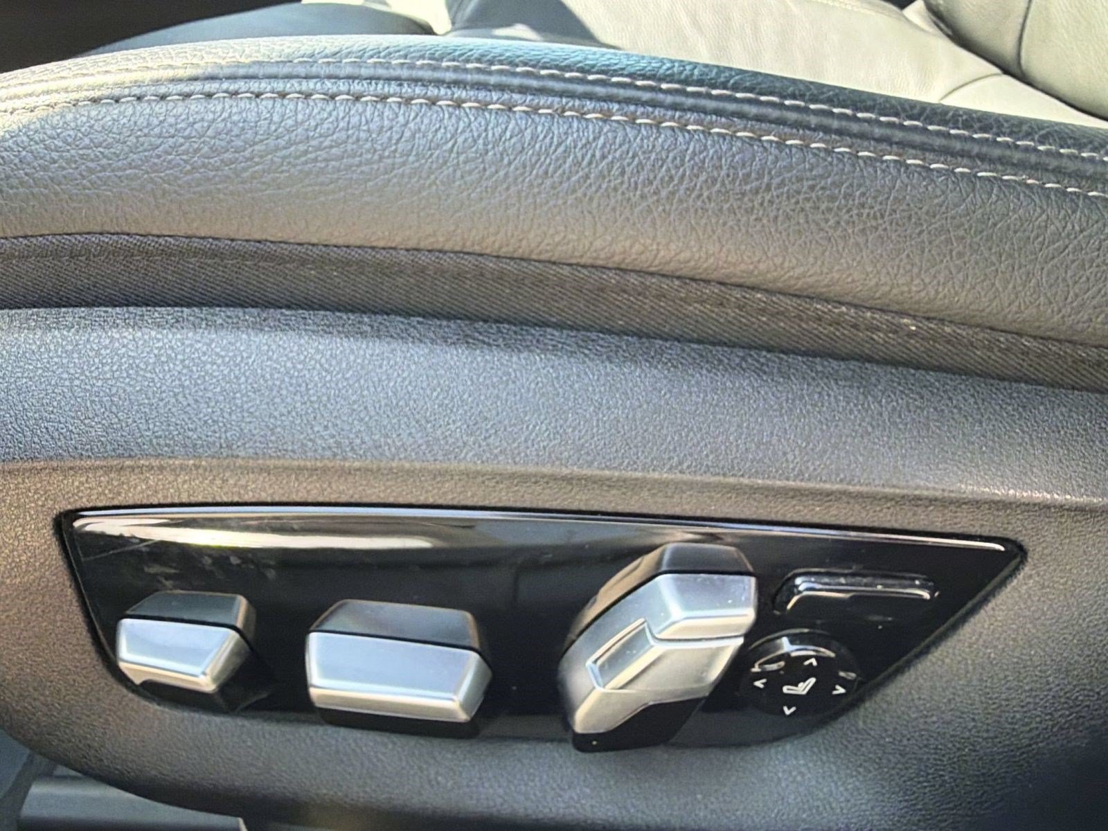 Used 2019 BMW 530i w/ Convenience Package RWD image 14