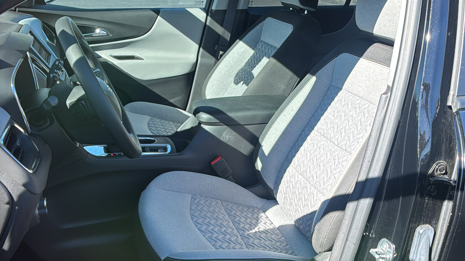 Used 2024 Chevrolet Equinox LS w/ LS Convenience Package image 22