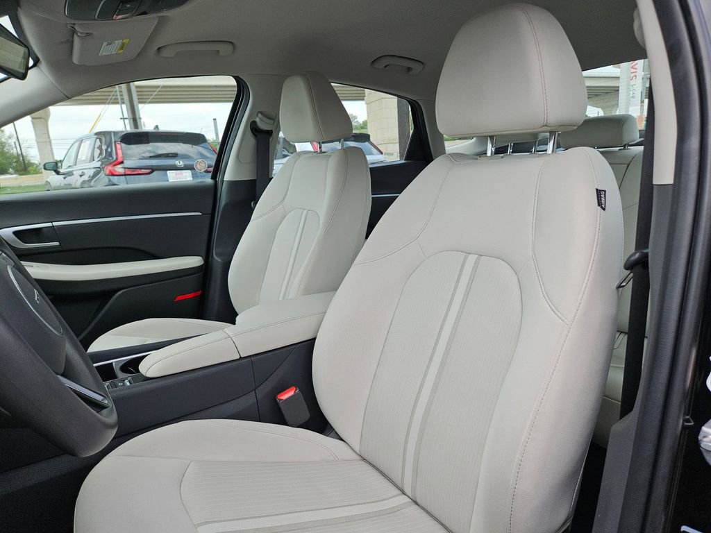 Used 2025 Hyundai Sonata SEL FWD image 16