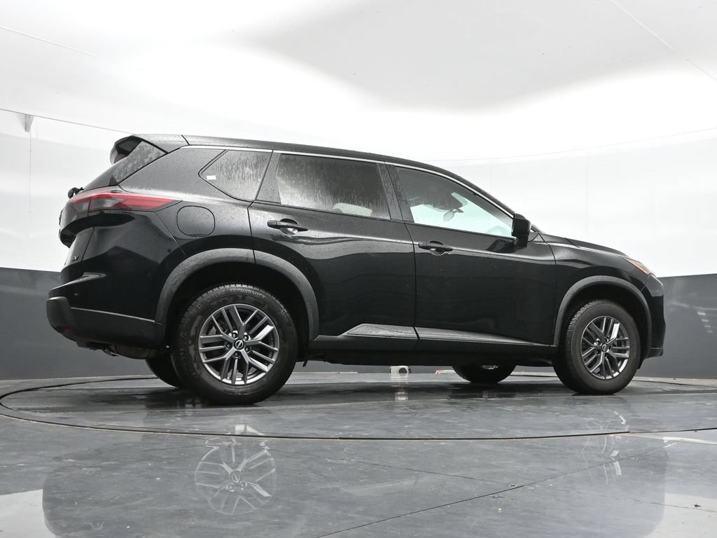 Used 2024 Nissan Rogue S AWD/4WD image 39
