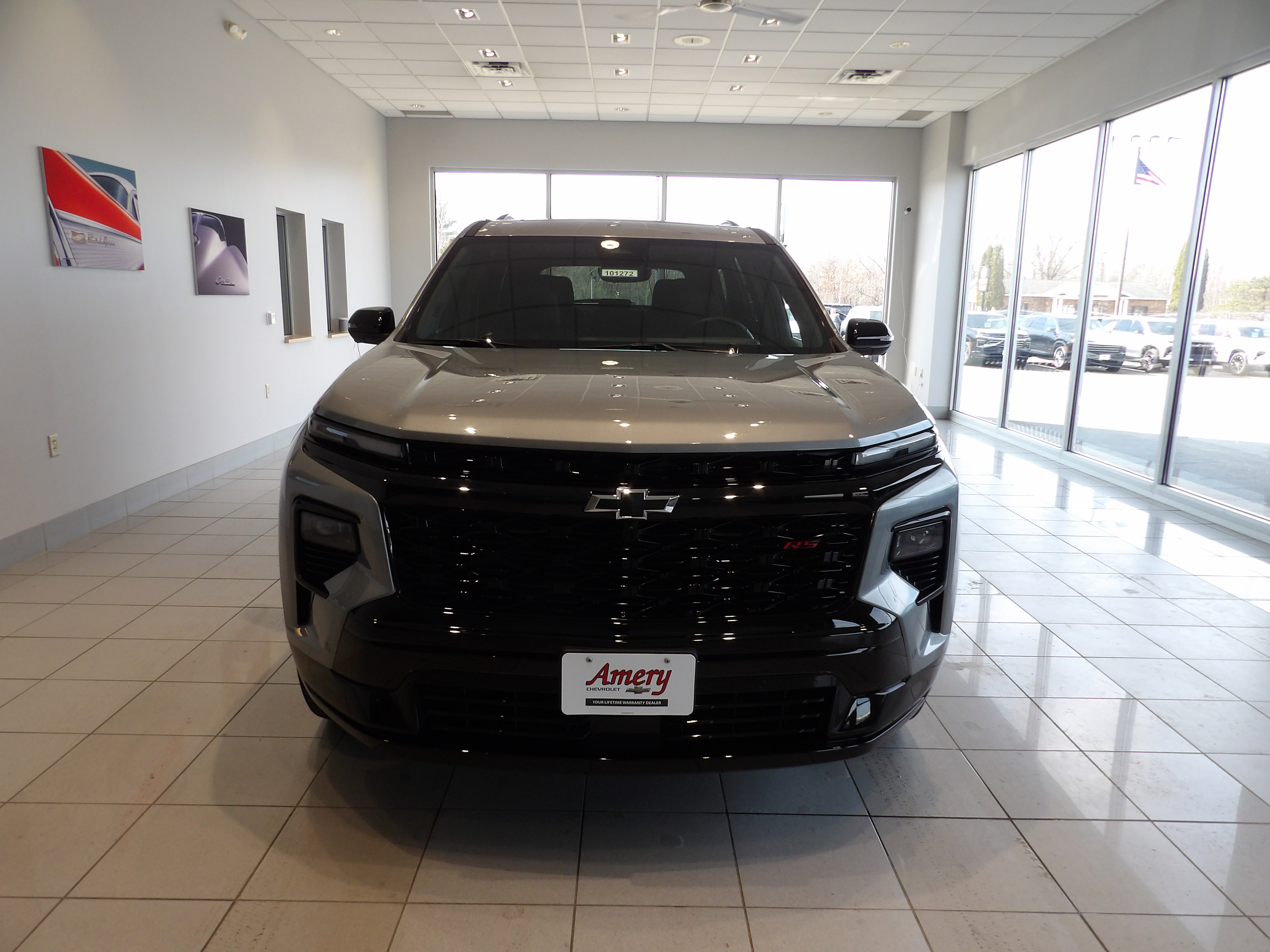 Used 2025 Chevrolet Traverse RS image 2