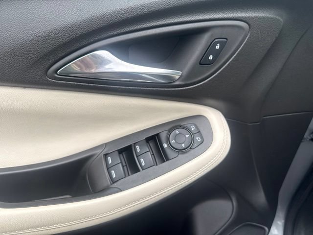 Used 2023 Buick Encore GX Preferred w/ Cold Weather Comfort Package FWD image 9