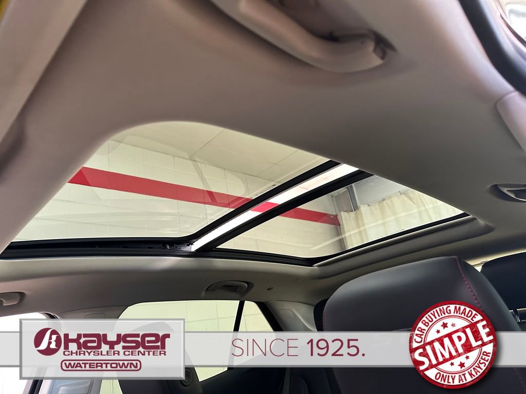 Used 2023 Buick Envision Essence w/ Technology Package I image 10