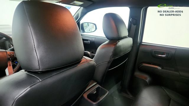 Used 2022 Toyota Tacoma TRD Sport w/ Technology Package AWD/4WD image 37