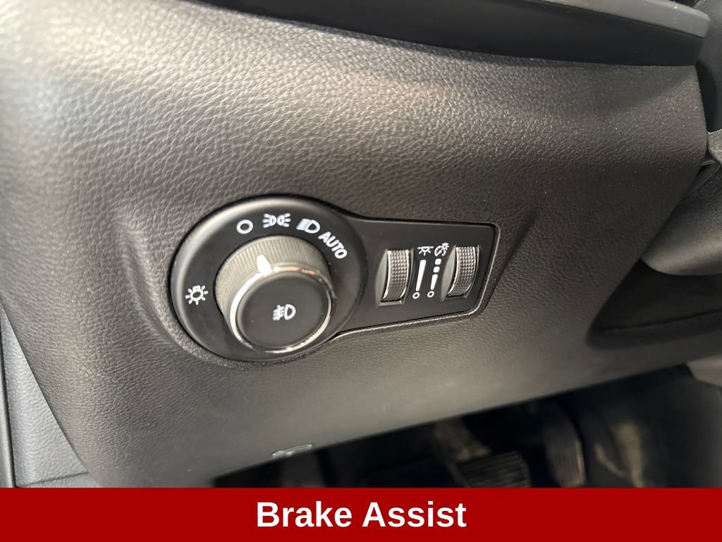 Used 2024 Jeep Compass Latitude AWD/4WD image 9
