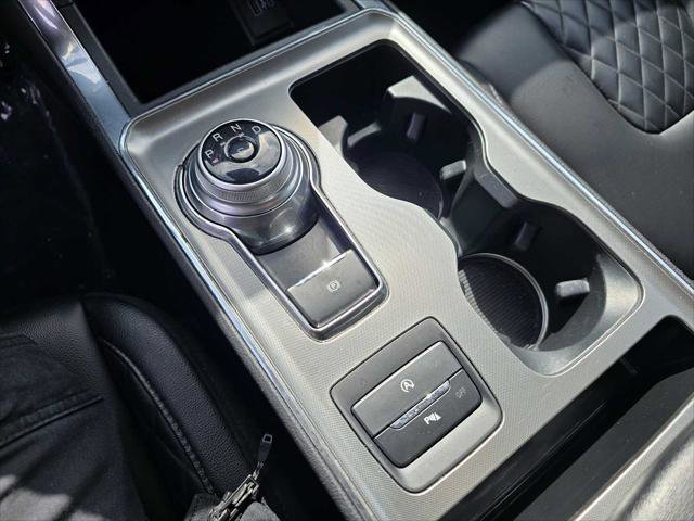 Used 2024 Ford Edge Titanium image 37