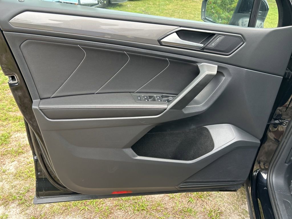 Used 2023 Volkswagen Tiguan SE image 17