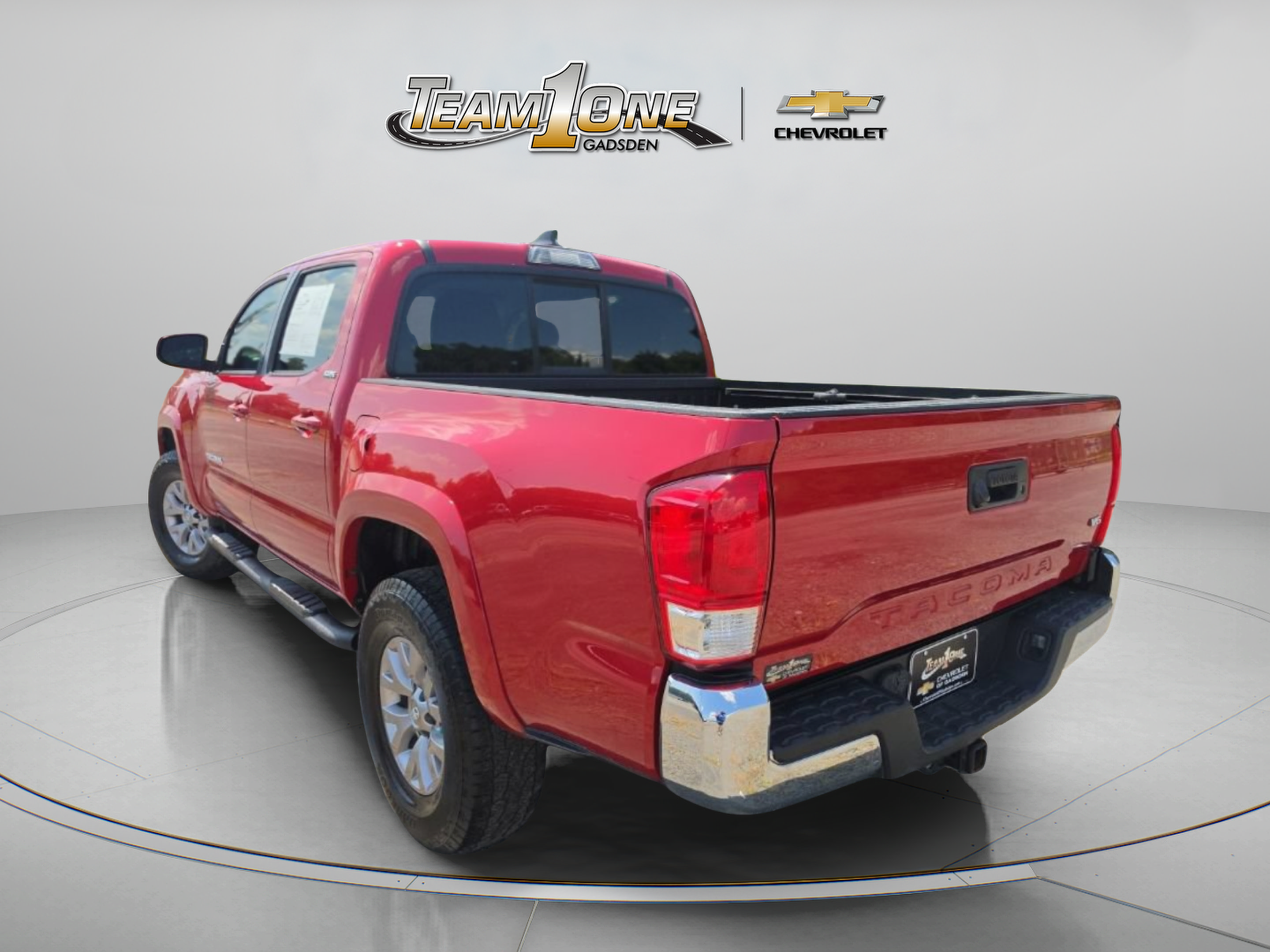 Used 2017 Toyota Tacoma SR5 w/ Tow Package RWD image 6