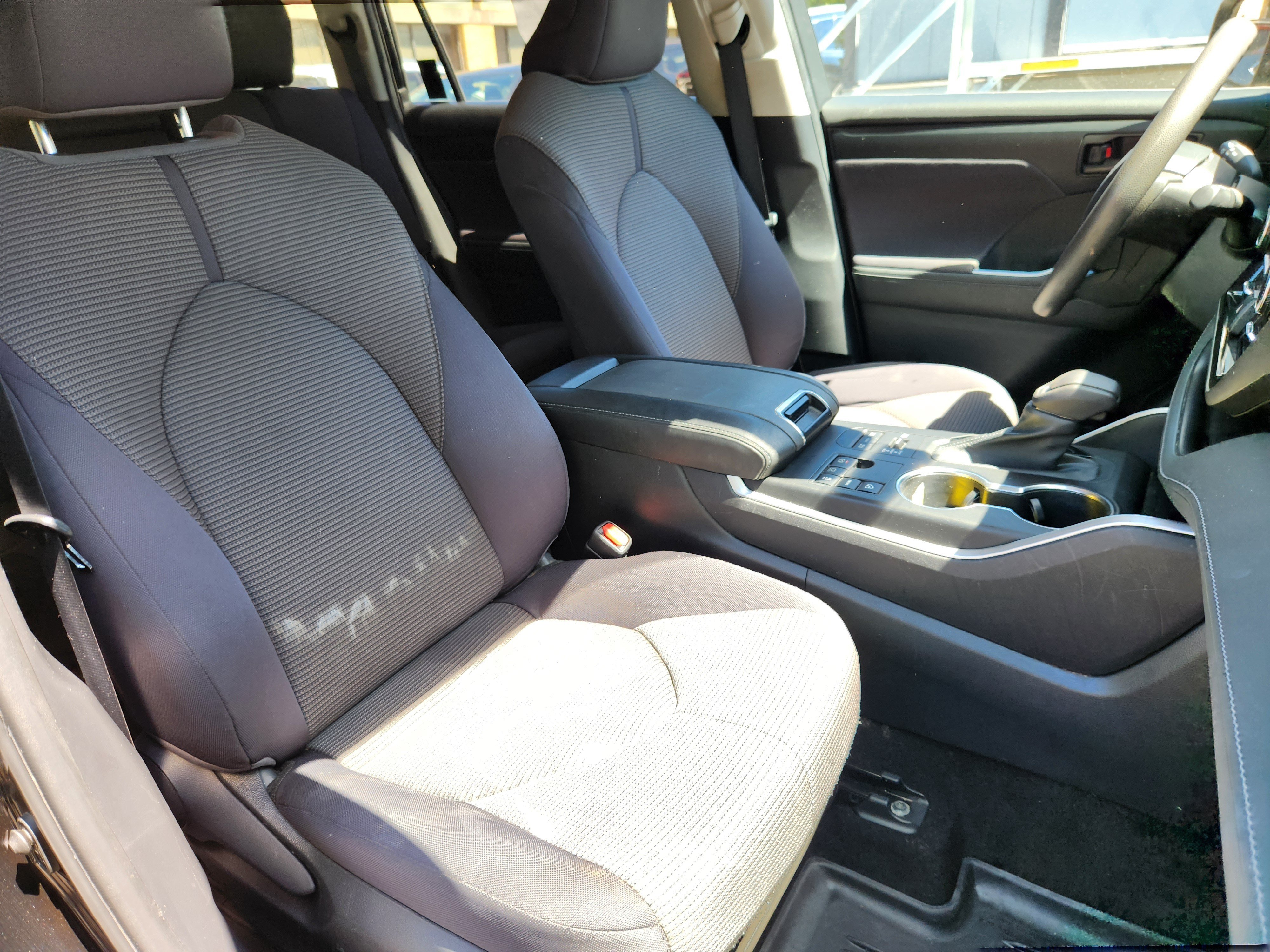 Used 2023 Toyota Highlander L AWD/4WD image 14