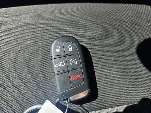 Used 2017 Dodge Challenger SXT image 28