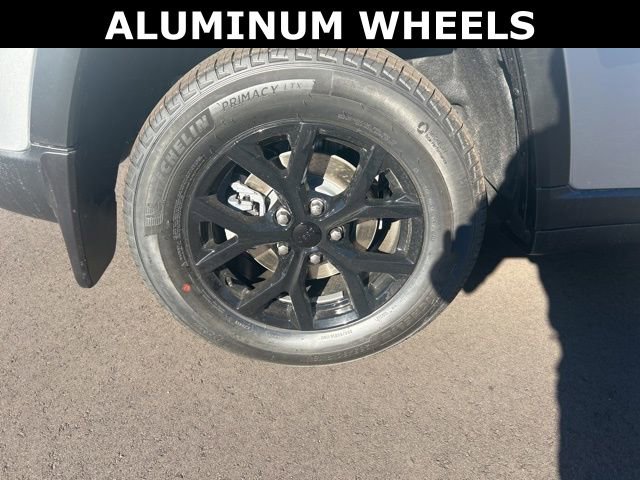 New 2025 Jeep Grand Cherokee Altitude image 9