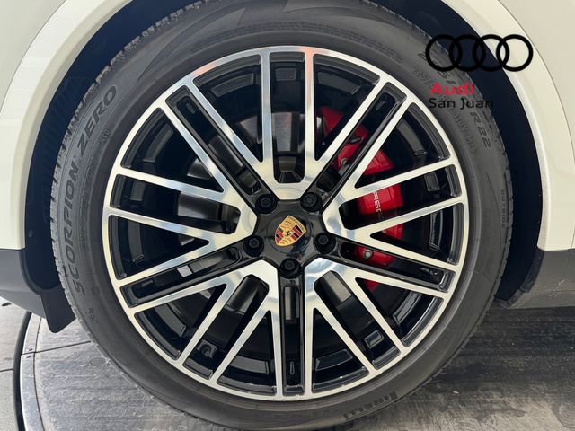 Used 2025 Porsche Cayenne S AWD/4WD image 6