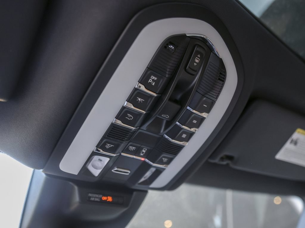 Certified 2026 Porsche Macan AWD/4WD image 27