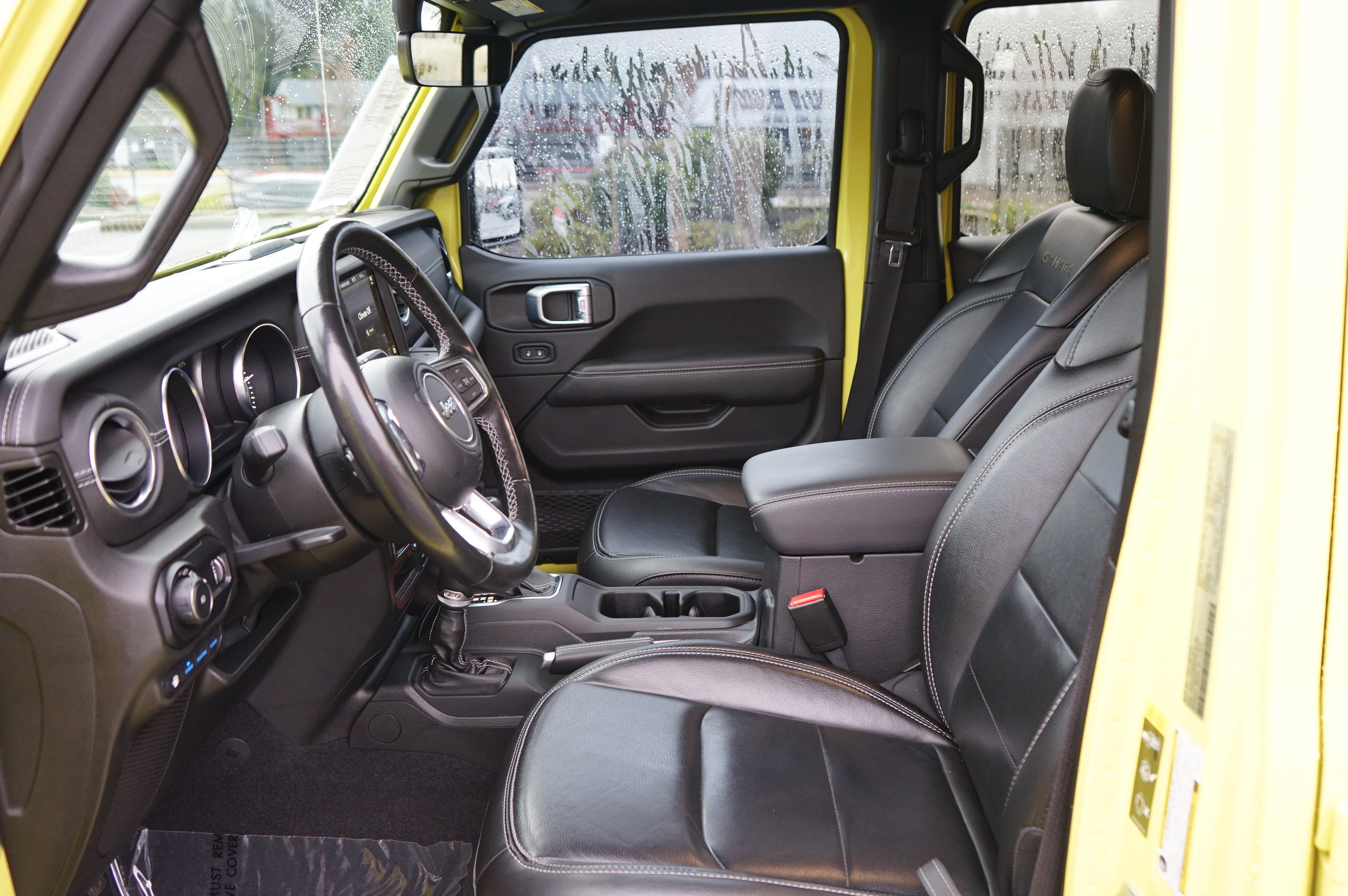 Used 2023 Jeep Wrangler Sahara w/ Cold Weather Group AWD/4WD image 16