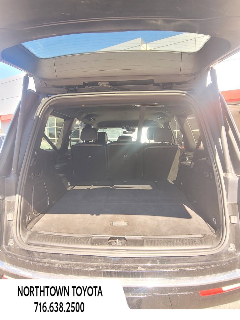Used 2024 Jeep Wagoneer Series II w/ Flexible Seating Group RWD image 28