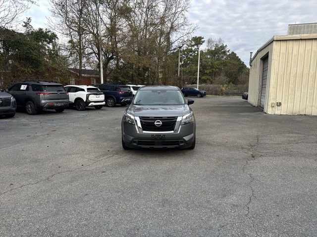 Used 2024 Nissan Pathfinder S image 2