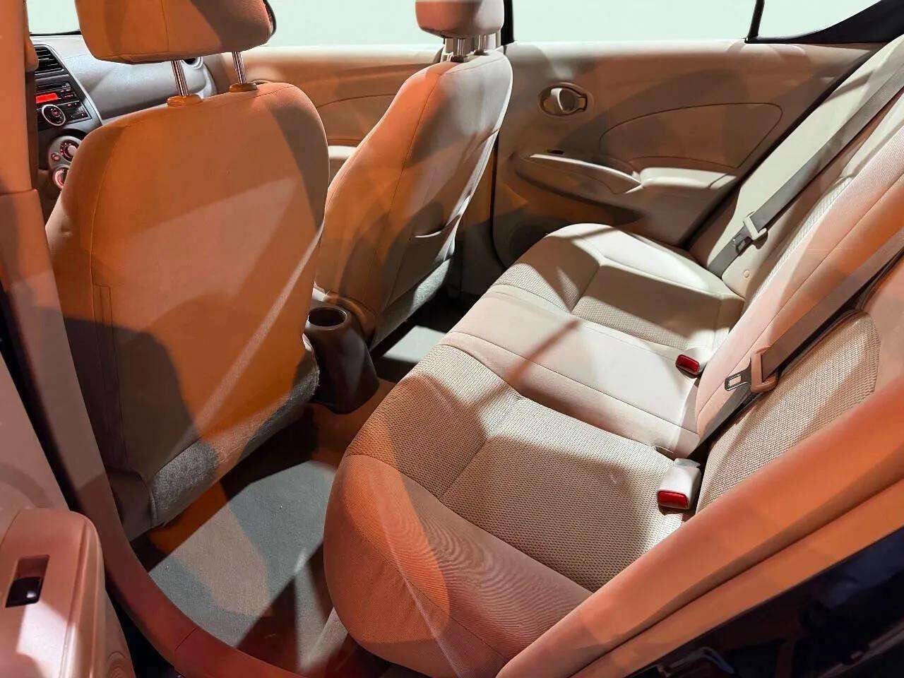 Used 2012 Nissan Versa SV image 6