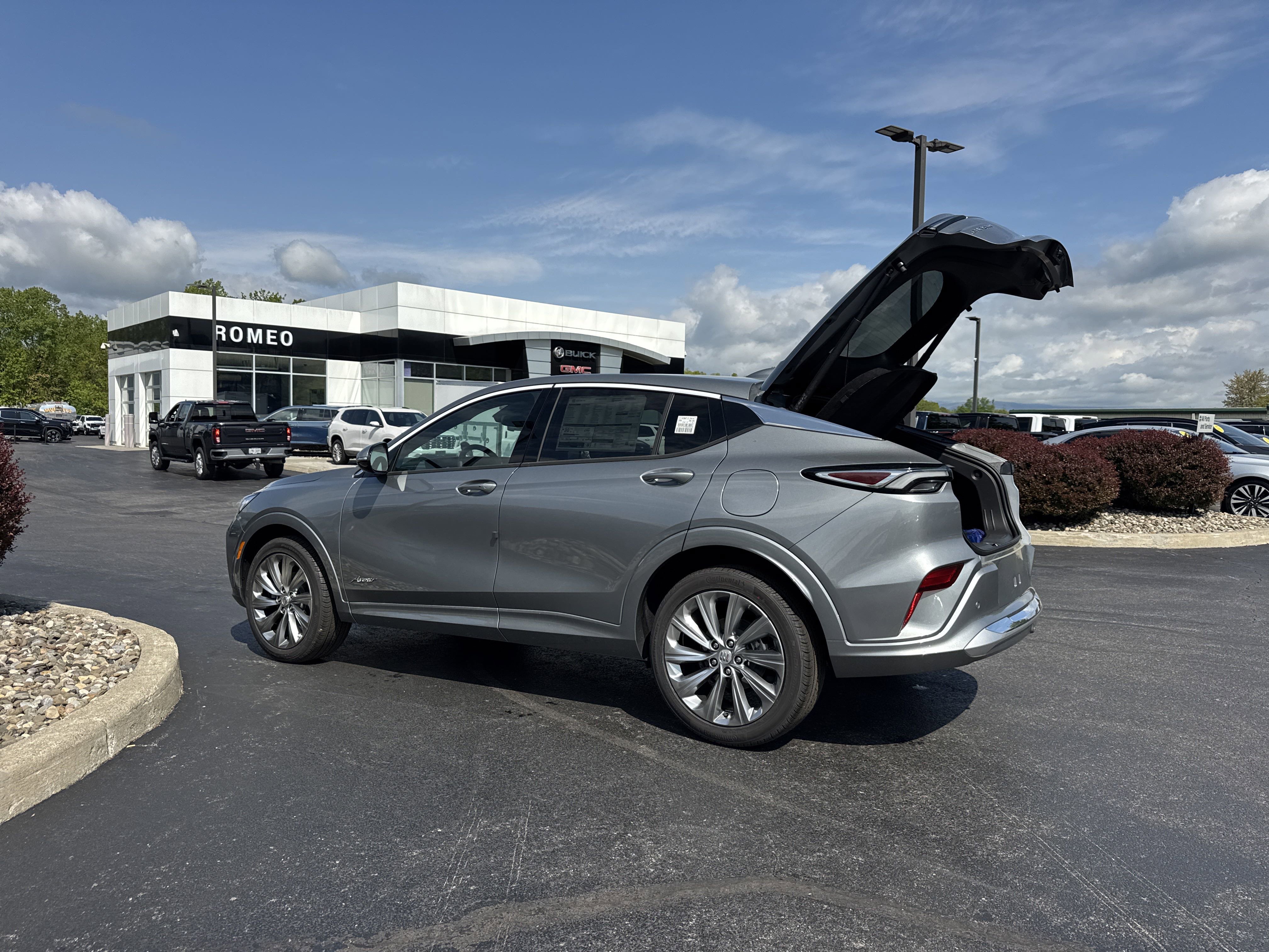 New 2025 Buick Envista Avenir image 32