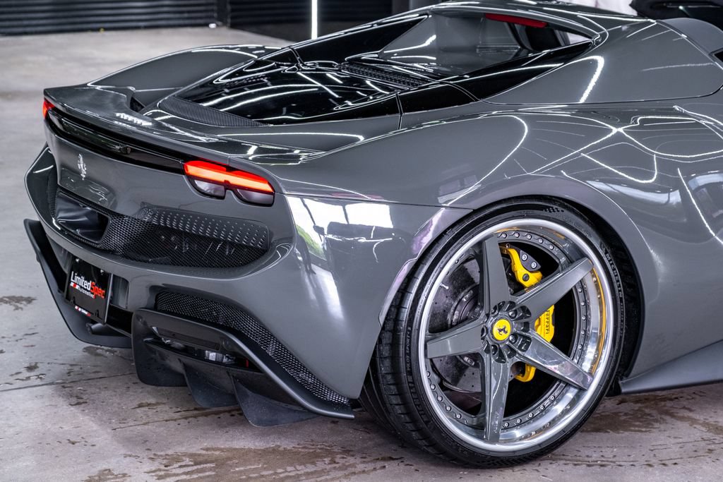 Used 2023 Ferrari 296 GTS RWD image 22
