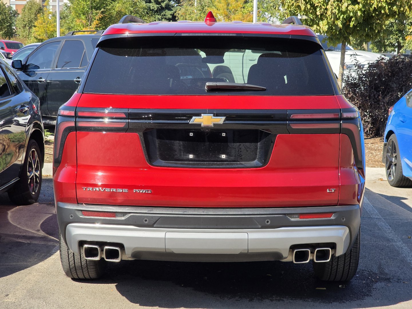 Used 2024 Chevrolet Traverse LT w/ Enhanced Driving Package AWD/4WD image 7