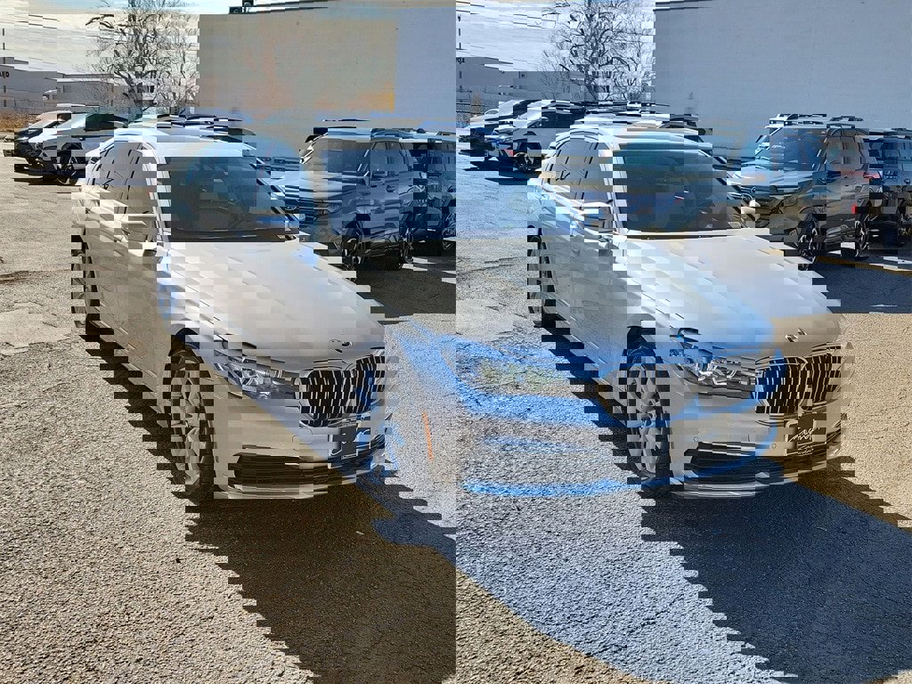 Used 2019 BMW 740i xDrive w/ Executive Package video 1