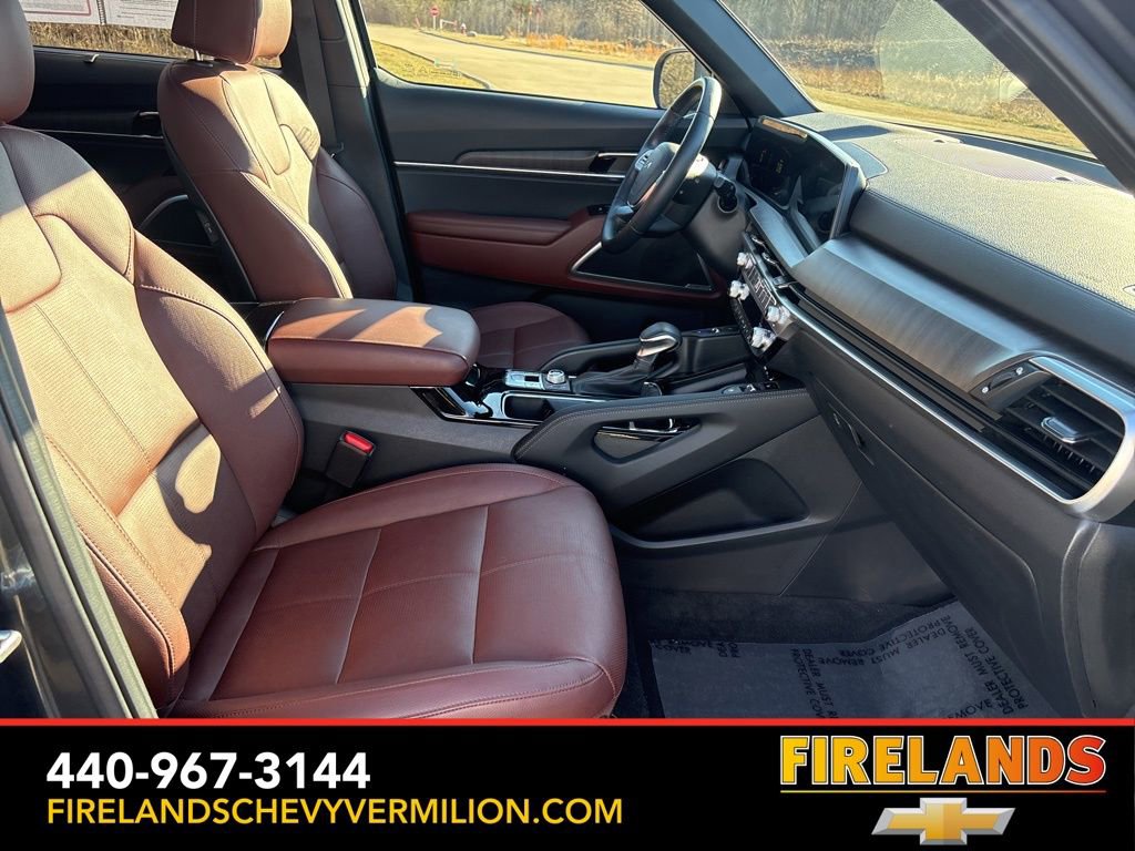 Used 2023 Kia Telluride EX w/ EX Captain's Chair Package image 32