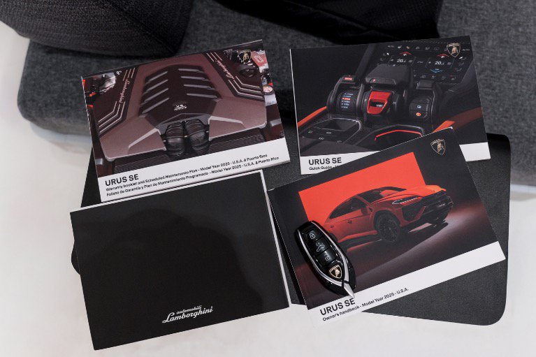 Used 2025 Lamborghini Urus SE AWD/4WD image 55