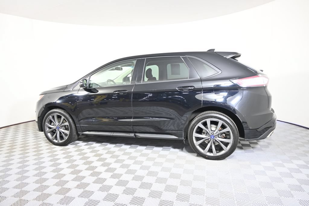 Used 2018 Ford Edge Sport w/ Equipment Group 401A AWD/4WD image 3