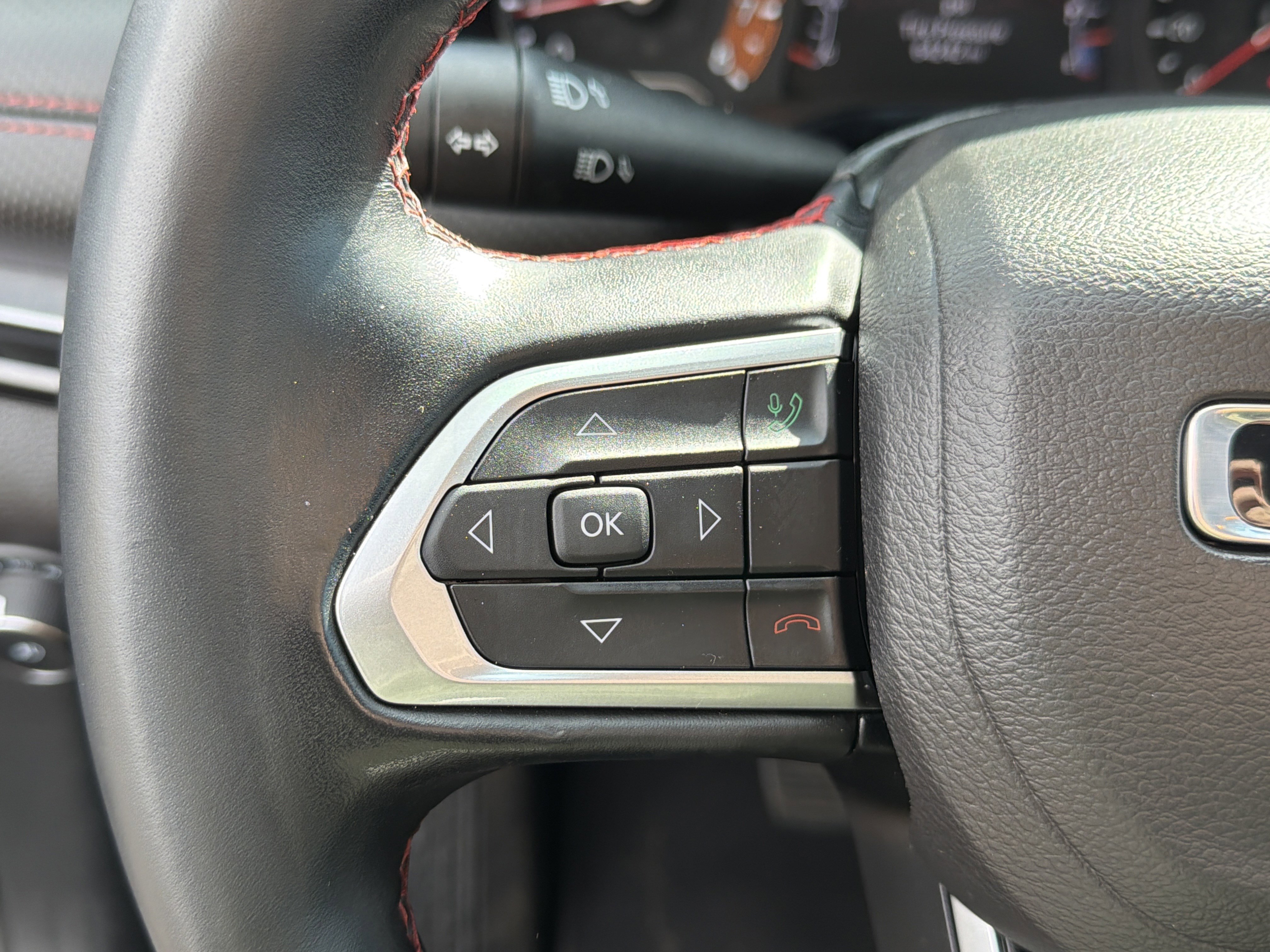 Used 2022 Jeep Compass Trailhawk w/ Trailhawk Convenience Group AWD/4WD image 17