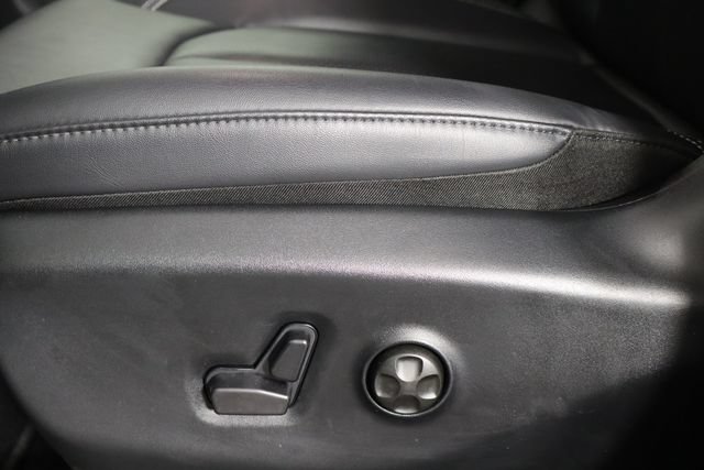 Used 2025 Chrysler Pacifica Select AWD/4WD image 19