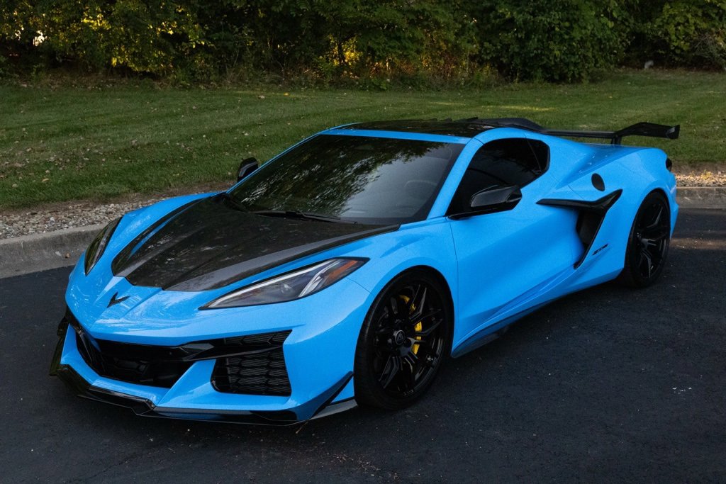 Used 2025 Chevrolet Corvette Z06 w/ Stealth Interior Trim Package image 4