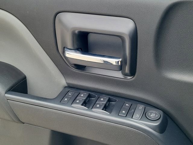 Used 2019 Chevrolet Silverado 1500 Custom w/ Custom Convenience Package image 17
