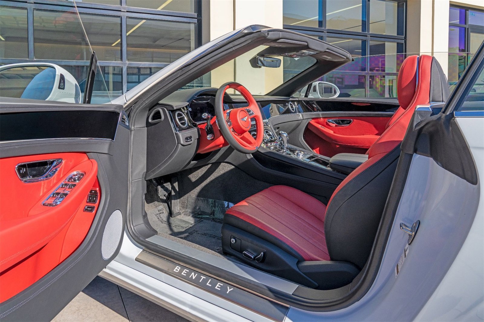 Used 2024 Bentley Continental GT image 4