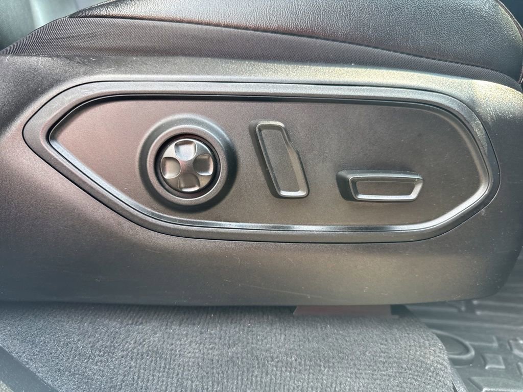 Used 2024 Jeep Grand Cherokee Limited w/ Black Appearance Package image 28