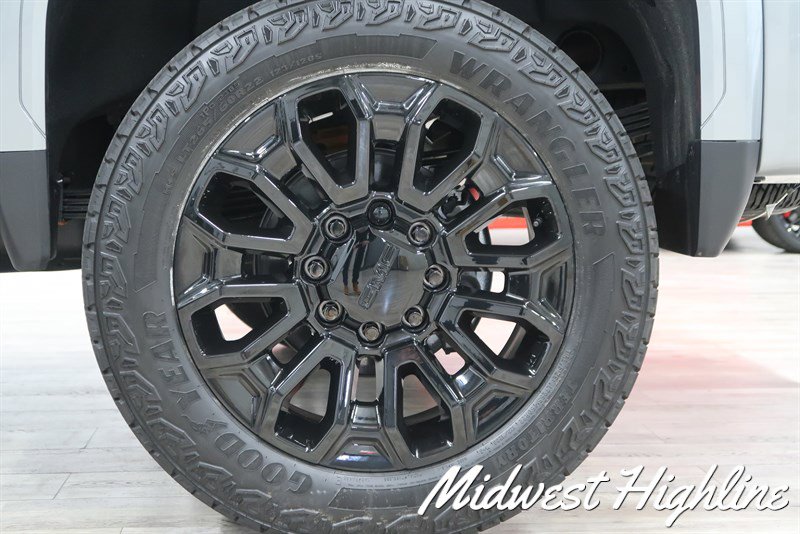 Used 2025 GMC Sierra 2500 Denali w/ Denali Reserve Package AWD/4WD image 15