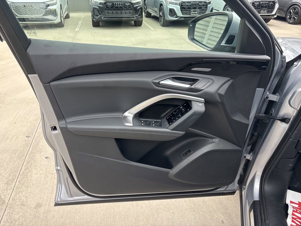 Used 2025 Audi Q5 Premium Plus w/ Premium Plus image 12