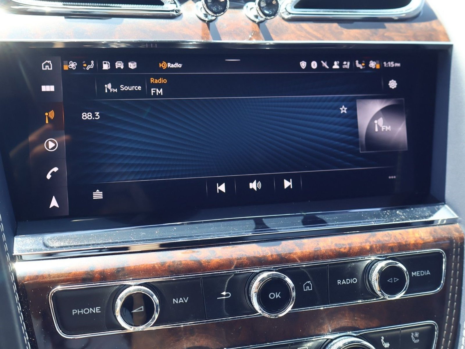 Certified 2022 Bentley Bentayga AWD/4WD image 16