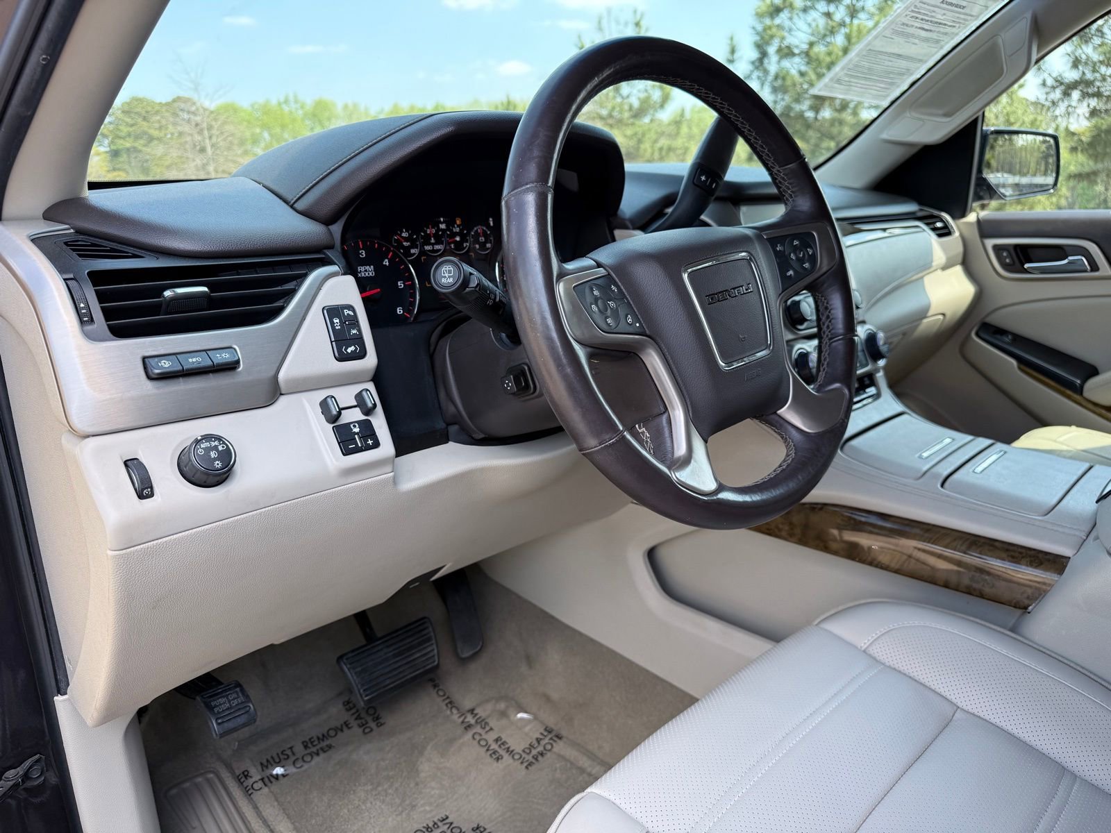 Used 2016 GMC Yukon XL Denali w/ Enhanced Security Package image 22