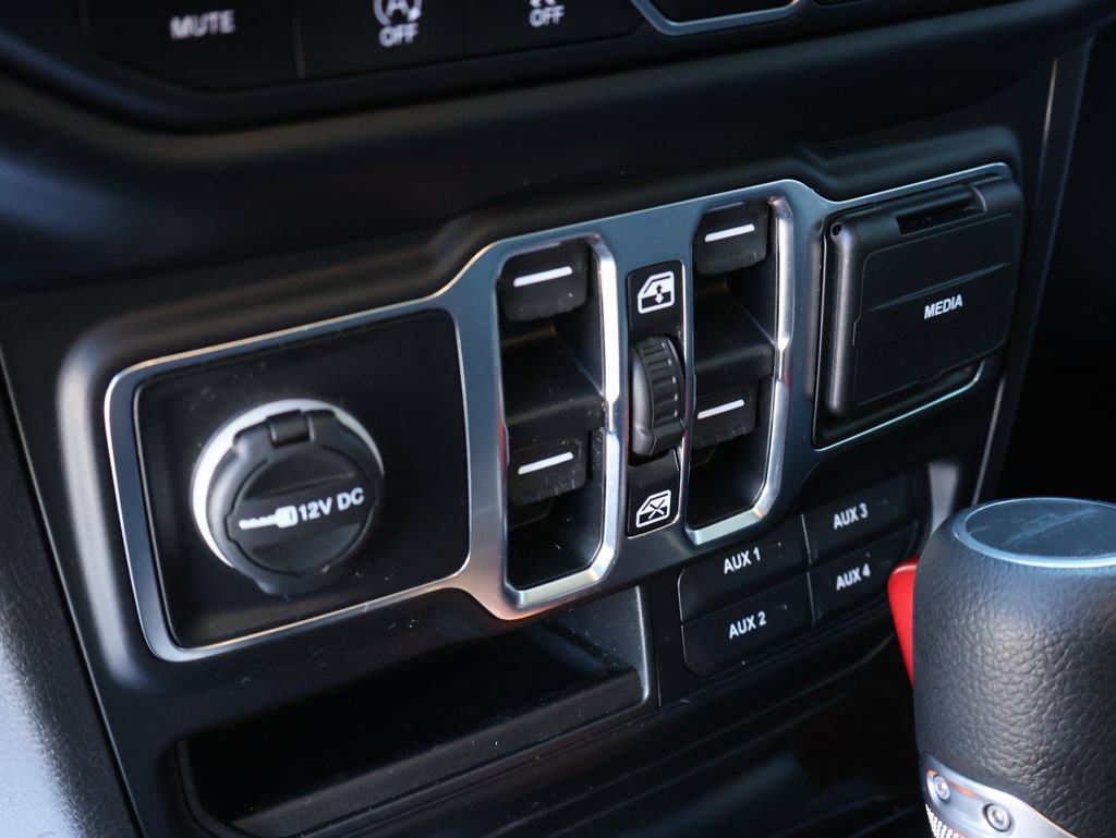 Used 2020 Jeep Gladiator Sport w/ Quick Order Package 24S AWD/4WD image 30