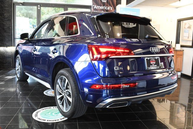 Used 2023 Audi Q5 2.0T Premium w/ Convenience Package AWD/4WD image 9