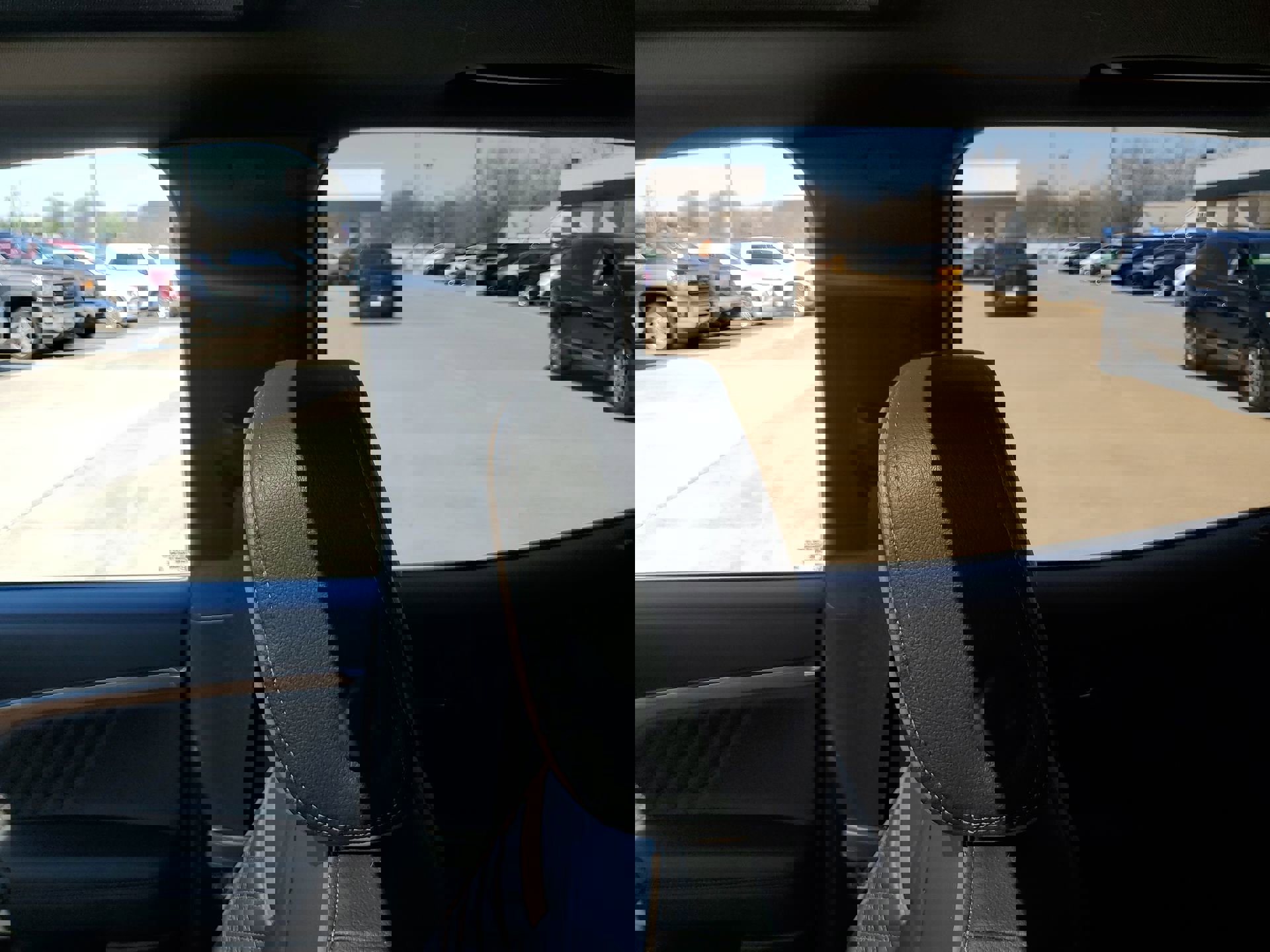 Used 2025 GMC Canyon Denali image 12