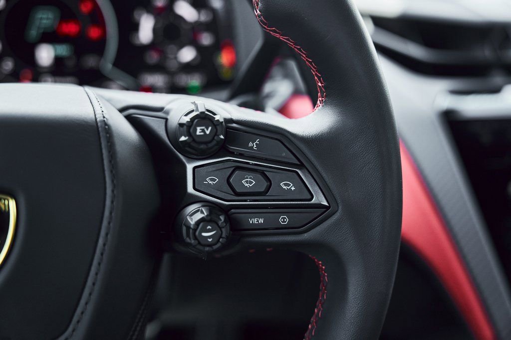 Used 2025 Lamborghini Revuelto image 55