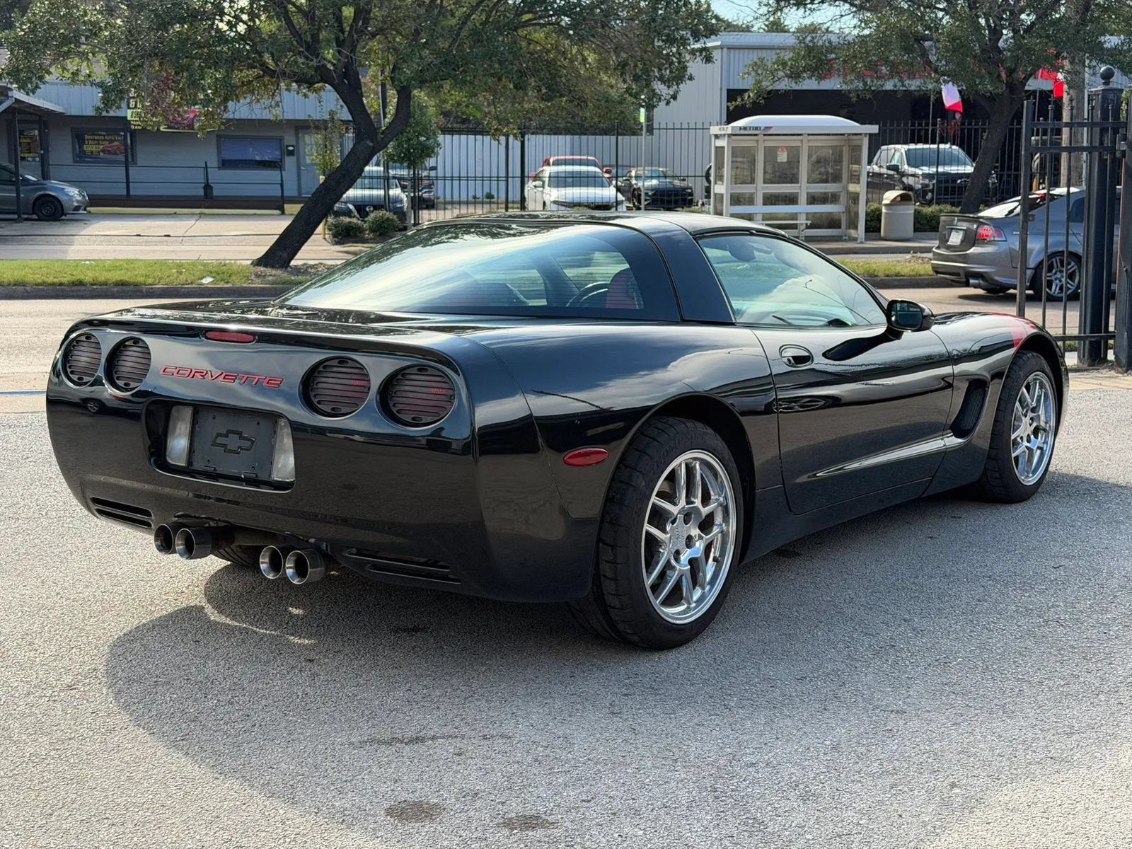 Used 1999 Chevrolet Corvette Coupe w/ Memory Pkg RWD image 4