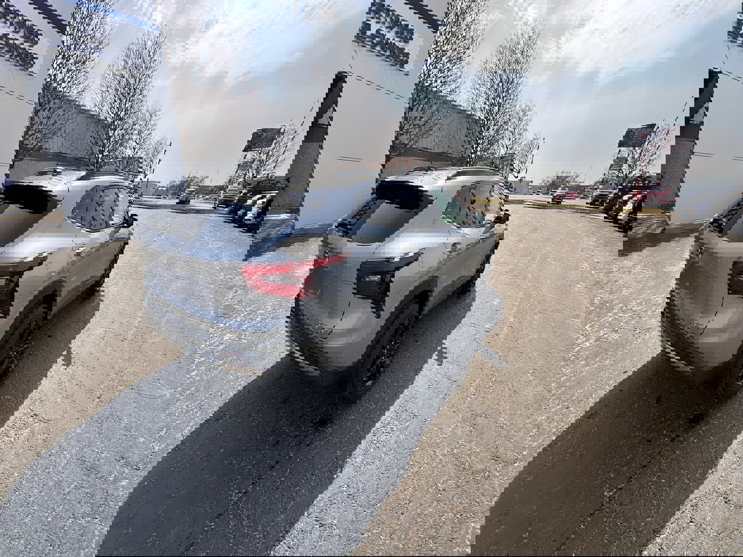 Used 2025 Chevrolet Trax ACTIV w/ Driver Confidence Package image 3