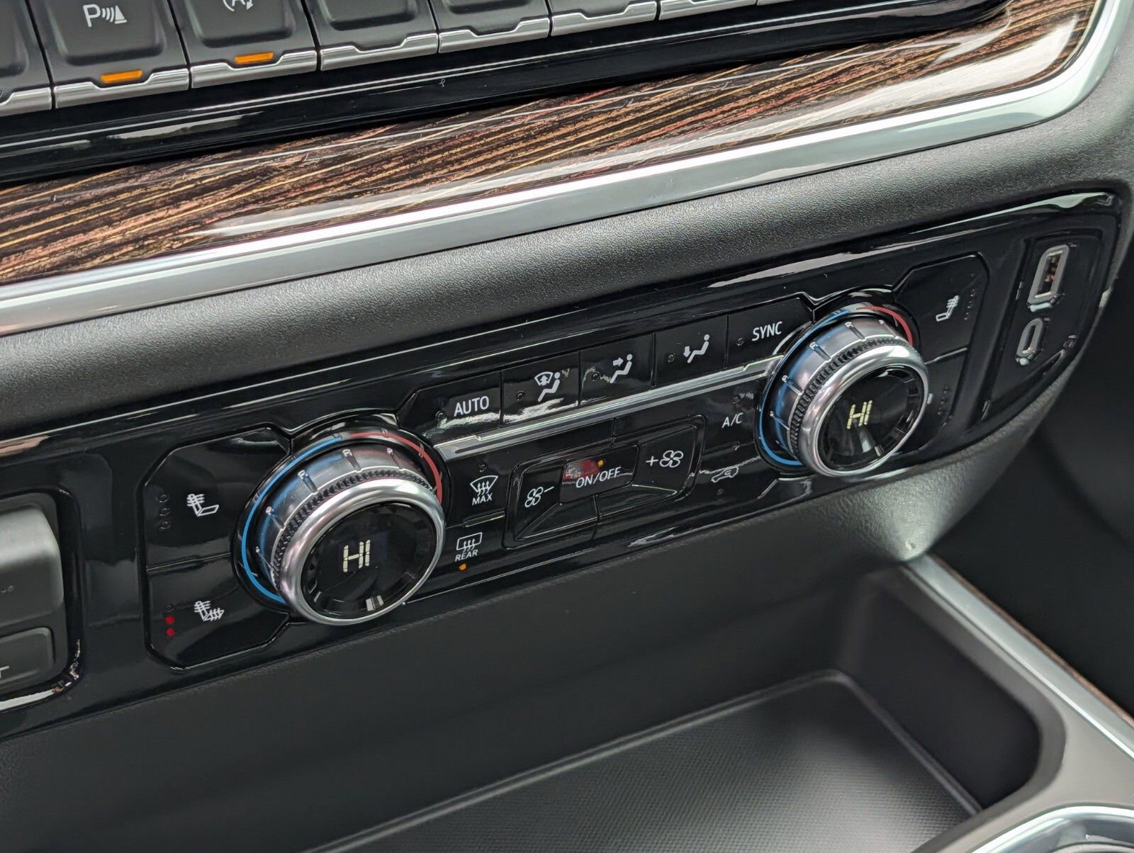 New 2026 GMC Sierra 1500 Elevation w/ Elevation Premium Package image 11