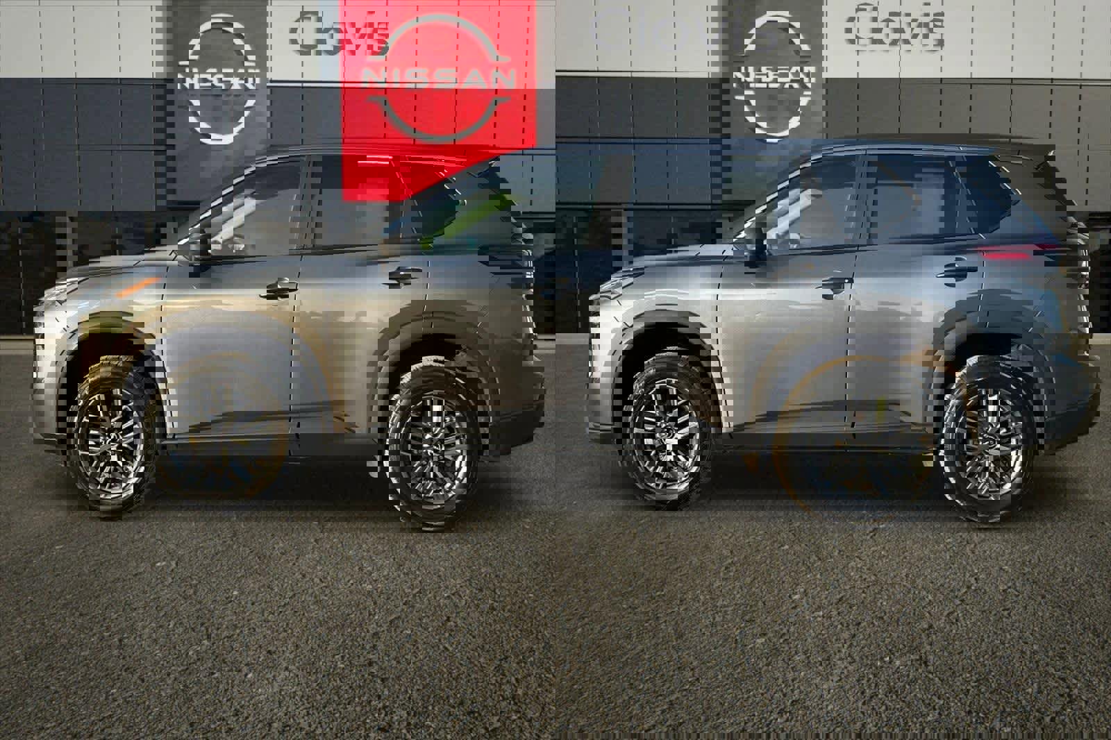 Used 2024 Nissan Rogue S image 6