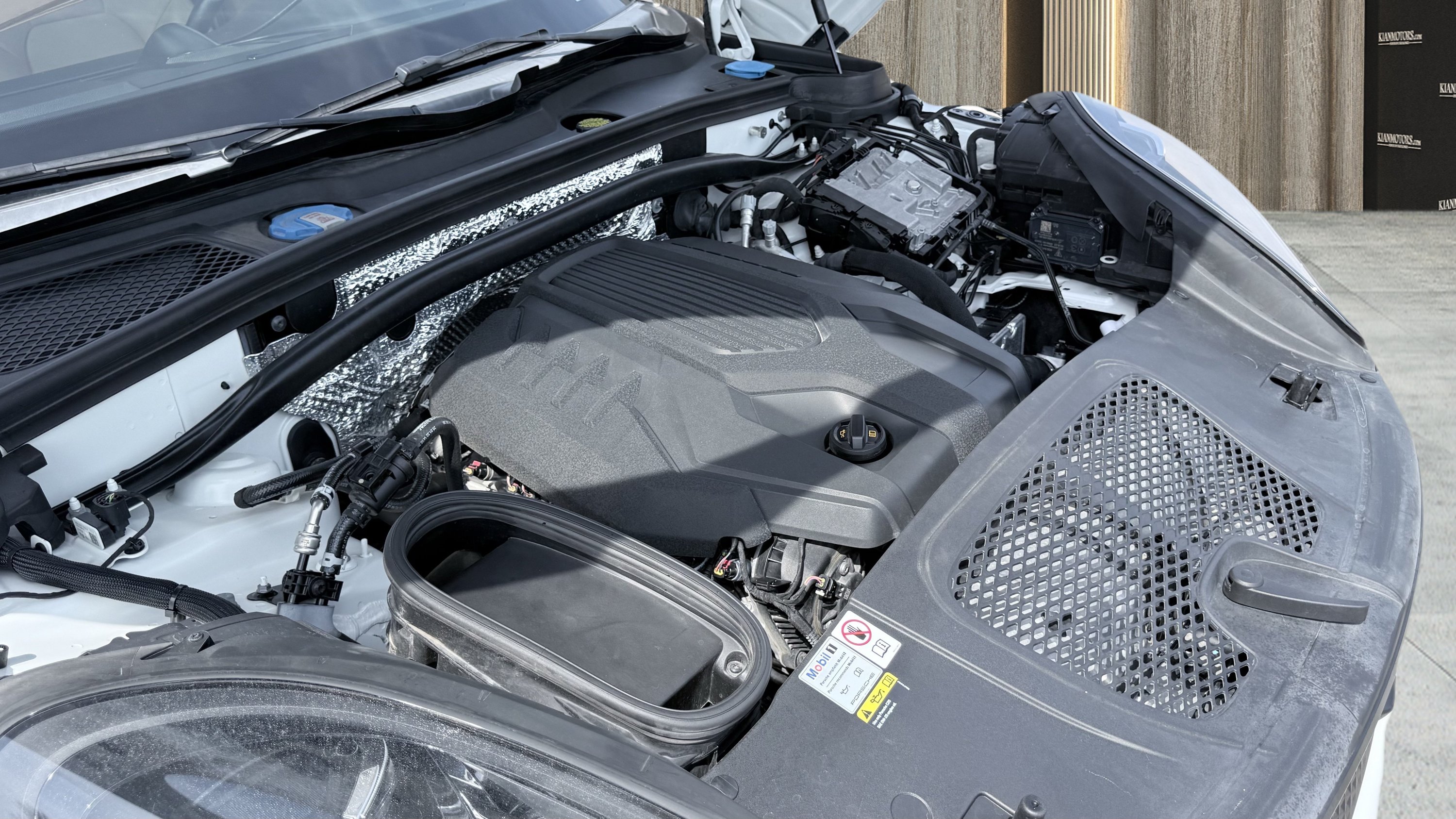 Used 2023 Porsche Macan Turbo AWD/4WD image 14