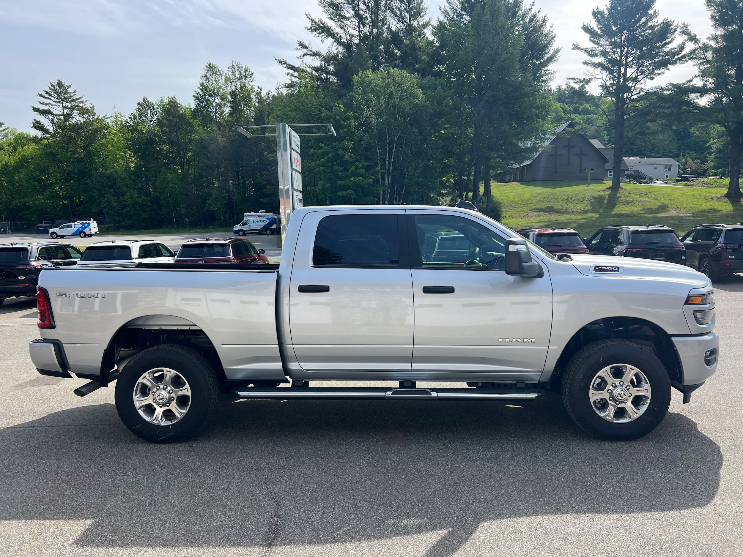 New 2026 RAM 2500 Big Horn AWD/4WD image 4