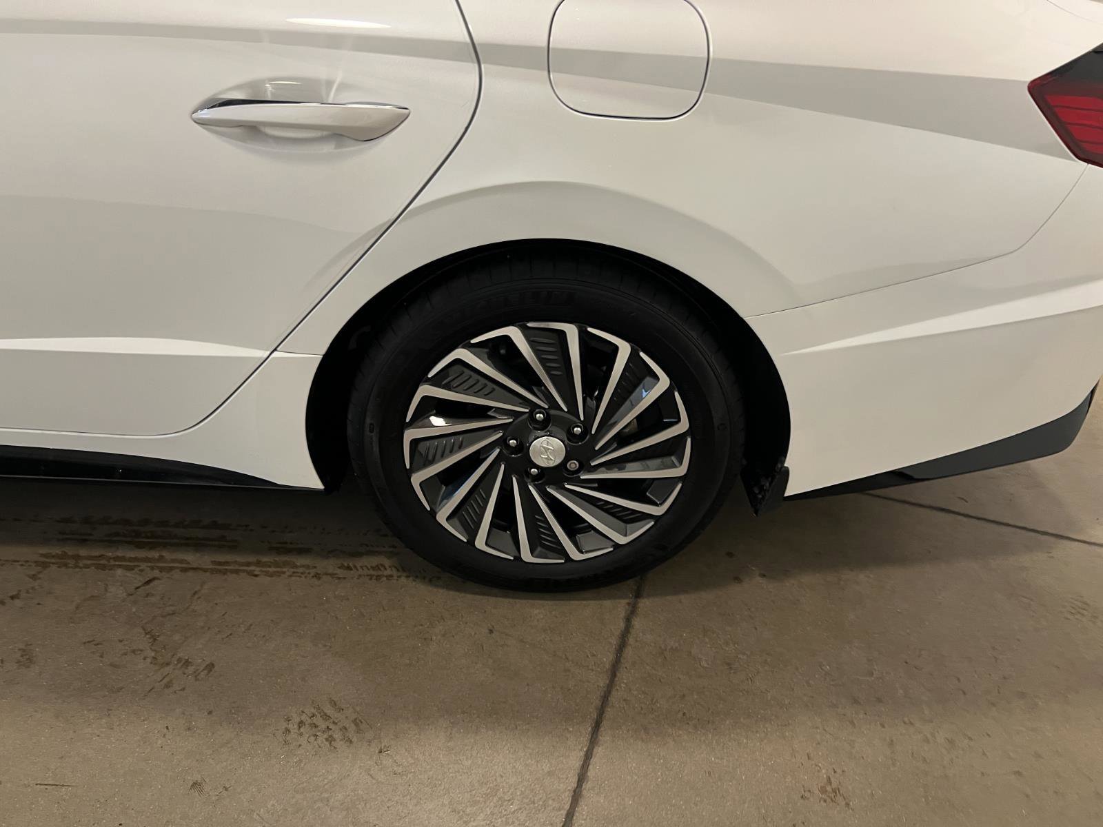 Used 2021 Hyundai Sonata Limited FWD image 42