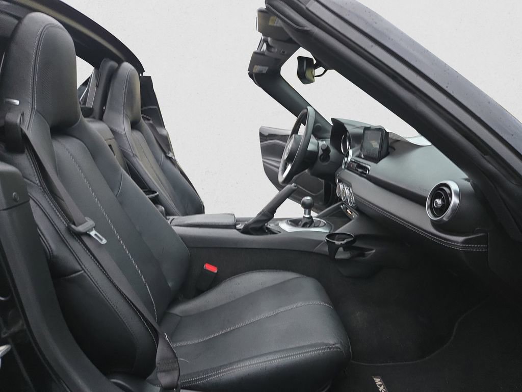 Used 2021 MAZDA MX-5 Miata RF Grand Touring image 16